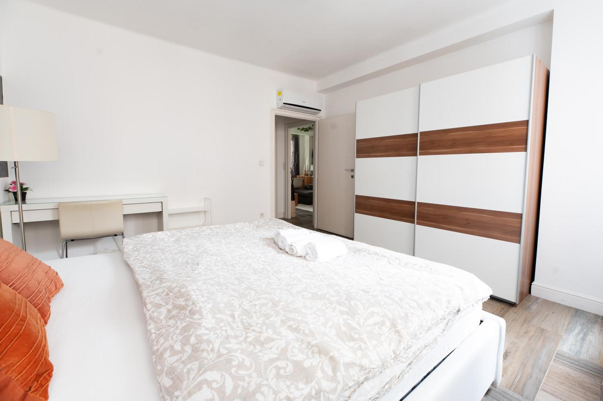 Apartment Superb Location & Chic W' 2bedroom
