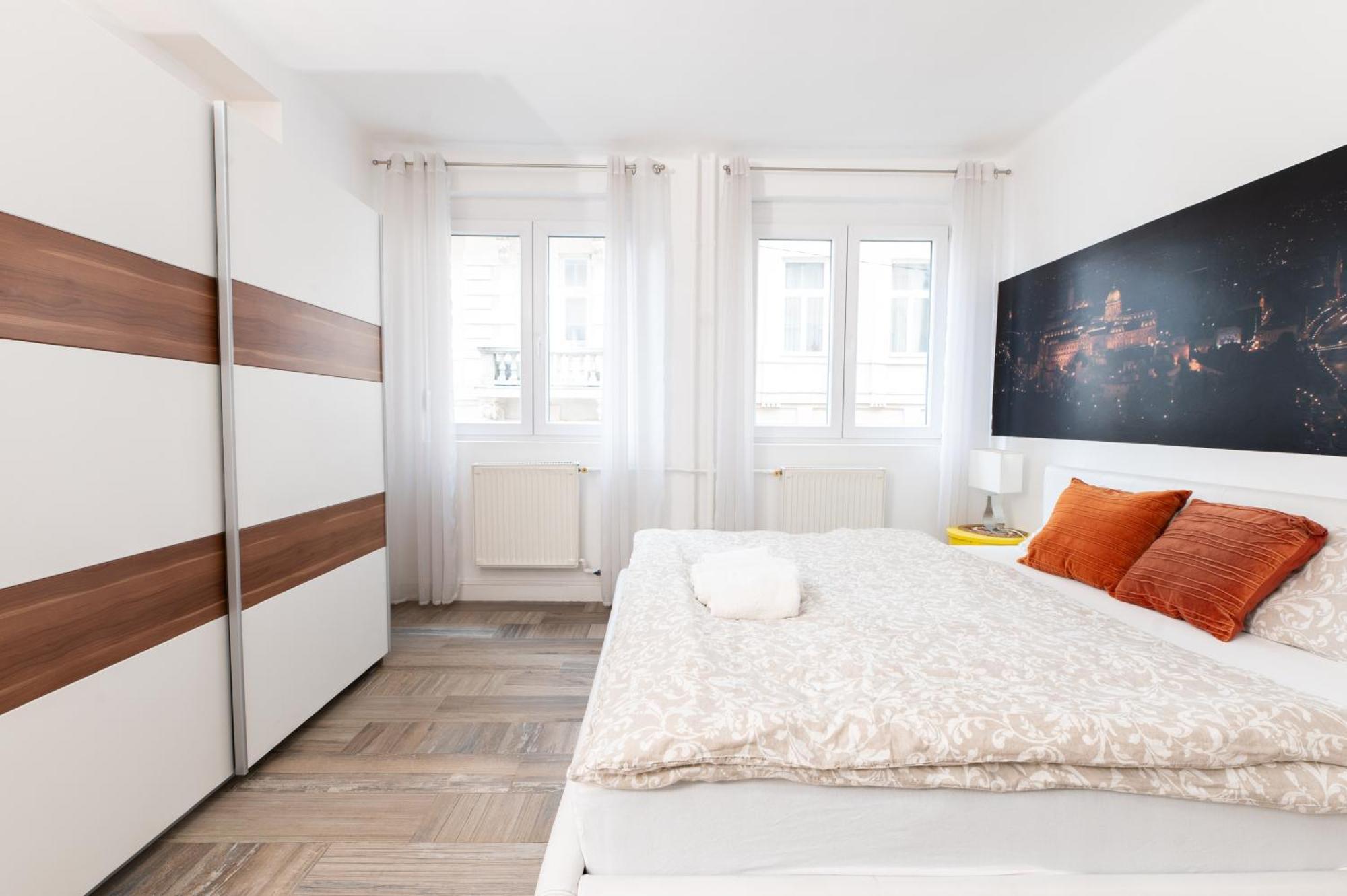 Superb Location & Chic W' 2bedroom Apartment Budapest